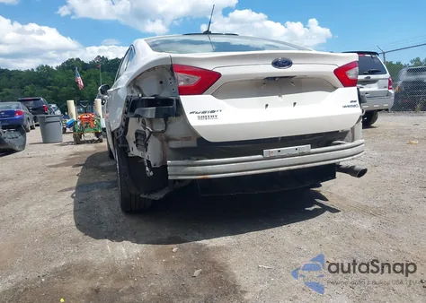 2014 Ford Fusion Se z USA, uszkodzony, nr VIN 3FA6P0LU7ER217577